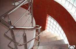 Casa individuala, suprafata generoasa, zona Campului!