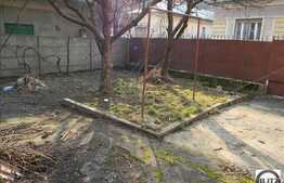 Casa de vanzare, curte comuna, pentru spatiu de birouri