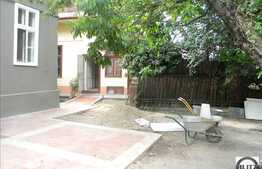 Casa de vanzare, curte comuna, pentru spatiu de birouri