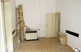 Casa de vanzare, curte comuna, pentru spatiu de birouri