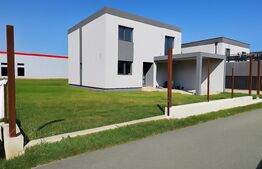 Casă modernă, situată în Jucu de Mijloc , pe un teren de 400 mp.