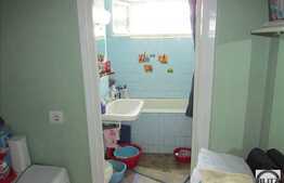 De vanzare 3 camere semidecomandate, zona Piata Hermes, cu loc de parcare