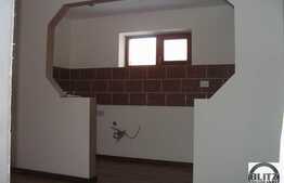 Casa la 5  minute de Casa de Cultura a Studentilor. Zona retrasa, linistita !!!