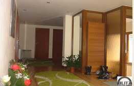 Casa la 5  minute de Casa de Cultura a Studentilor. Zona retrasa, linistita !!!