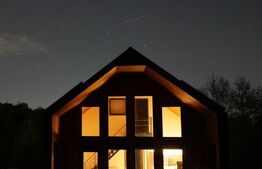 CASA DE LEMN-LOCUINTA SAU AFACERE LA CHEIE