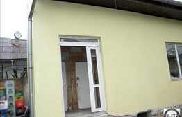 Casa cu front la artera principala in centru!