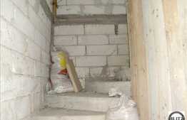 Casa cu front la artera principala in centru!