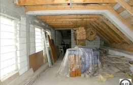 Casa cu front la artera principala in centru!