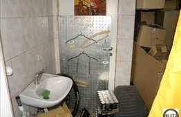 Casa cu front la artera principala in centru!