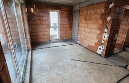 Casa tip duplex semifinisat, 5 camere, 180 mp utili, 270 teren, zona Vivo