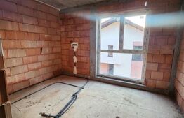 Casa tip duplex semifinisat, 5 camere, 180 mp utili, 270 teren, zona Vivo