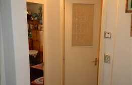 De vanzare 2 camere decomadate, zona BRD Central. Boxa la subsol si parcare