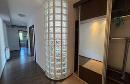 Apartament decomandat, 2 camere, 55 mp, parcare, zona Vivo