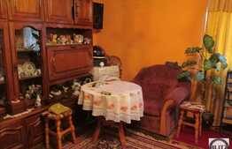 Casa demolabila, 73 mp utili, teren de 475 mp si front de 40 ml, zona de case