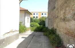 Casa renovabila sau demolabila cu 840 mp teren