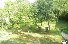 Vanzare casa demolabila cu 930 mp teren