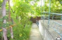 Vanzare casa demolabila cu 930 mp teren