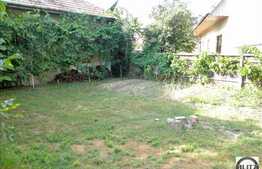 Vanzare casa demolabila cu 930 mp teren