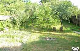 Vanzare casa demolabila cu 930 mp teren