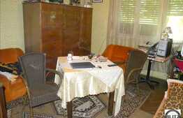 Vanzare casa demolabila cu 930 mp teren