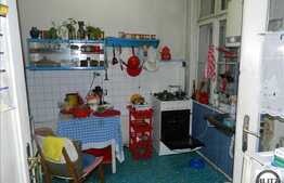 Vanzare casa cu front la strada, 90 mp utili si teren de 80 mp, zona Centrala!