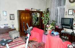 Vanzare casa cu front la strada, 90 mp utili si teren de 80 mp, zona Centrala!