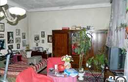 Vanzare casa cu front la strada, 90 mp utili si teren de 80 mp, zona Centrala!