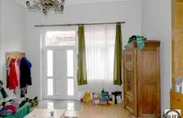 Vanzare proprietate, 2 case, 270 mp utili, 3300 mp teren, zona Centrala!