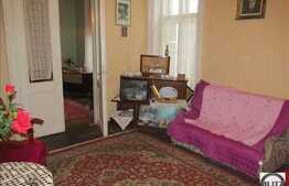 Casa de vanzare, 80 mp, cu teren de 120 mp, zona Pta. Stefan cel Mare!