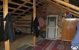 Casa de vanzare cu 3 camere, 100 mp, 71 mp teren, curte comuna, zona centrala