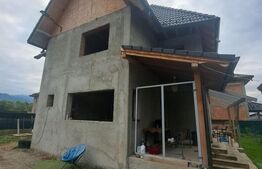 Vând 2 case la preț de una – 178.000 € (negociabil)