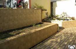 Casa de vanzare 130 mp, cu 350 mp gradina cu 15 ml, zona Dambul Rotund