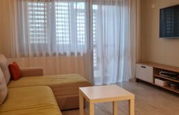 Apartament complet amenajat-2 camere, decomandat, curte privată – gata de locuit