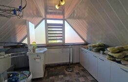 Casa de inchiriat, cu 4 camere, mobilata, curte, pivnita, zona Bartolomeu