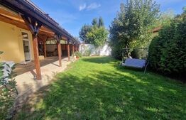 Casa de inchiriat, cu 4 camere, mobilata, curte, pivnita, zona Bartolomeu