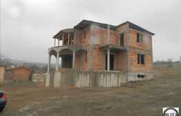 Casa individuala la rosu, 149 mp, teren 800 mp, zona linistita de case!