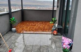 Penthouse cu priveliste spre padure, cu 2 parcari, etaj retras, 77 mp utili