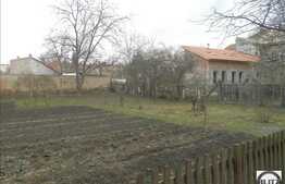 Casa demolabila cu 951 mp teren front 19 ml locatie centrala cu acces fcail