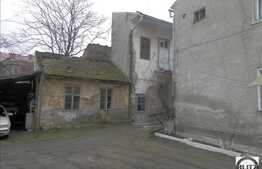 Casa demolabila cu 951 mp teren front 19 ml locatie centrala cu acces fcail