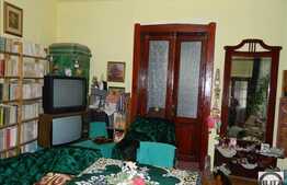 Casa 100 mp utili cu teren 982 mp, front 25 ml in zona Andrei Muresanu!