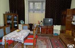 Casa 100 mp utili cu teren 982 mp, front 25 ml in zona Andrei Muresanu!