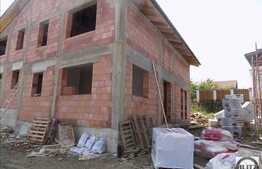 Duplex 120 mp utili, teren 250 mp, semifinisat, zona Buna Ziua