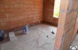 Duplex 120 mp utili, teren 250 mp, semifinisat, zona Buna Ziua