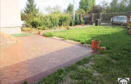 Casa spatioasa situata intr-o zona linistita