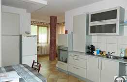 Casa spatioasa situata intr-o zona linistita