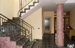 Casa spatioasa situata intr-o zona linistita