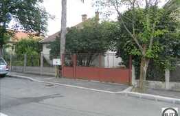 Casa de vanzare, demolabila, teren 1430 mp in cartierul Andrei Muresanu