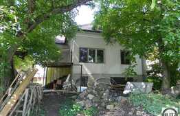 Casa de vanzare, demolabila, teren 1430 mp in cartierul Andrei Muresanu