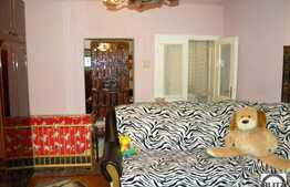 Casa de vanzare cu 380 mp teren