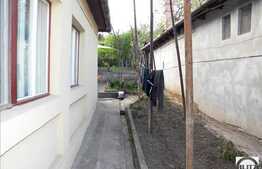 Casa de vanzare cu 380 mp teren